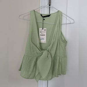 BNWT Size XS Zara Deep Crop Top